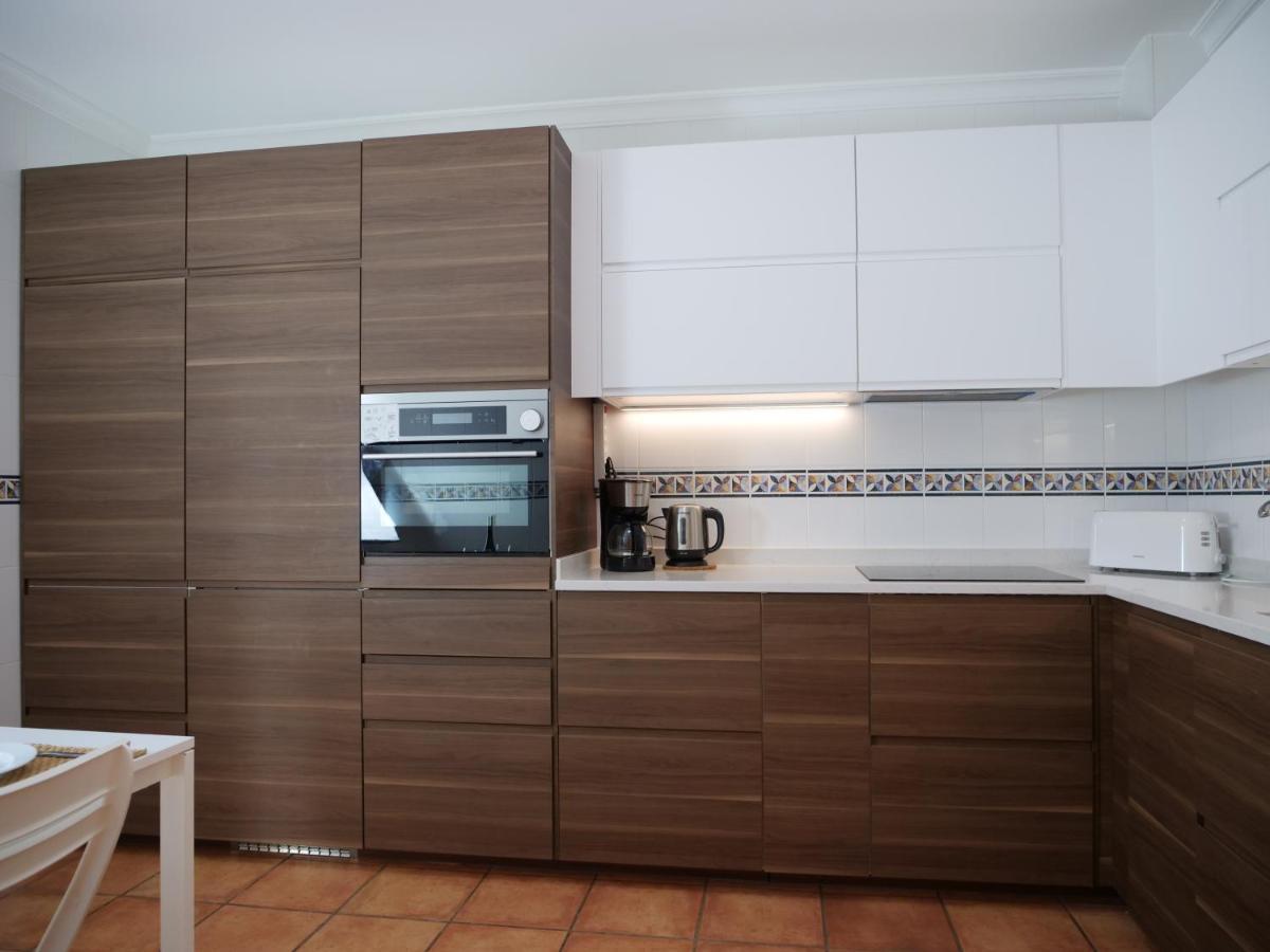 Spacious Apartment Near Porto De Mos Beach, Lagos. Exteriör bild