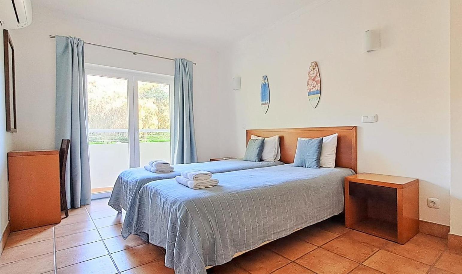 Spacious Apartment Near Porto De Mos Beach, Lagos. Exteriör bild