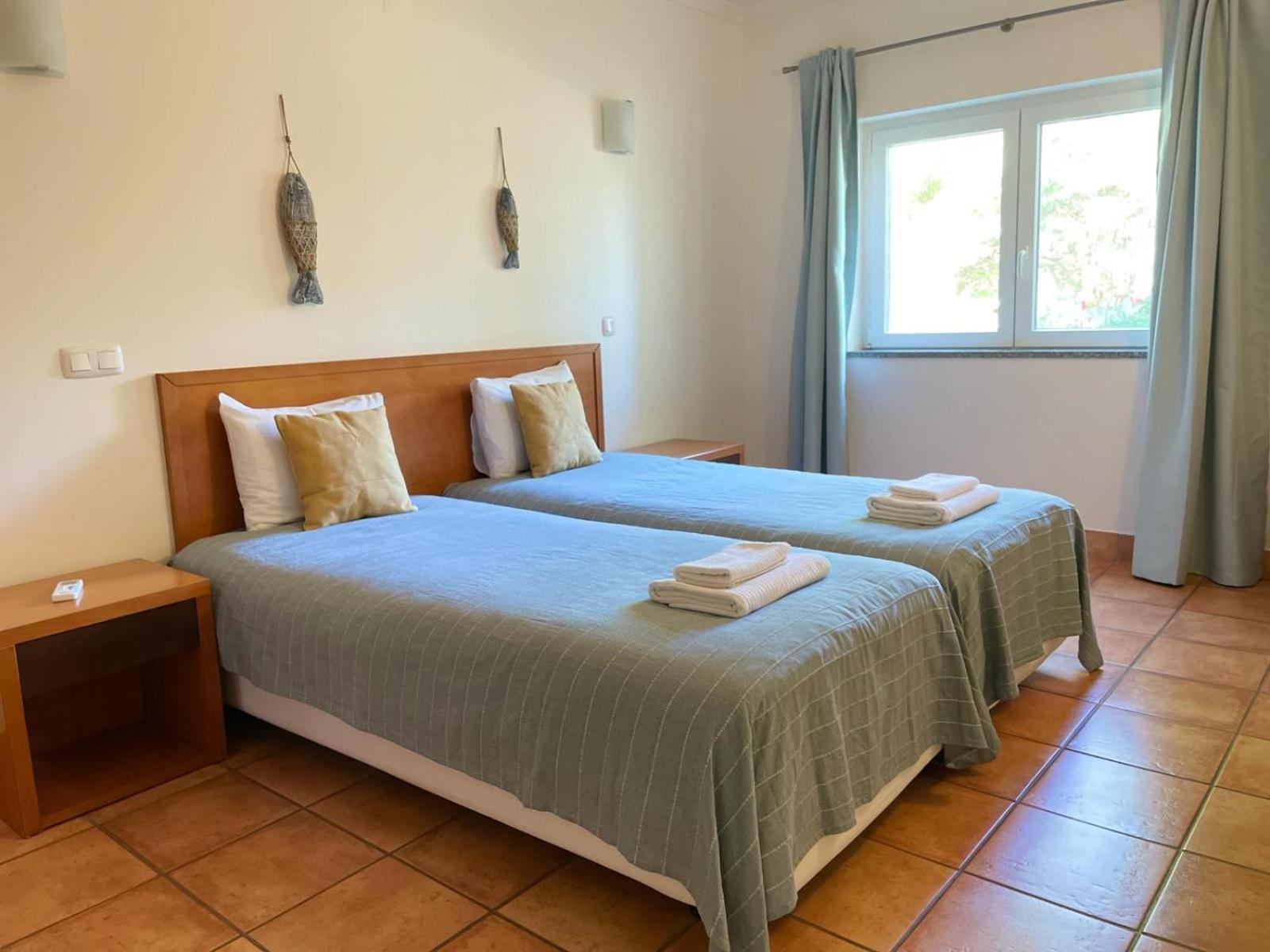 Spacious Apartment Near Porto De Mos Beach, Lagos. Exteriör bild